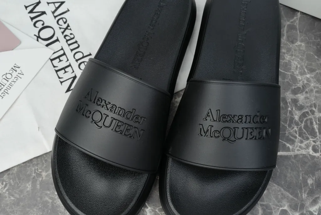 Alexander McQueen Shoe 